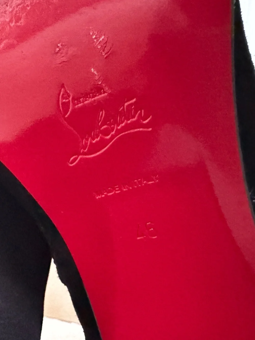 Christian Louboutin dust eu46 stand